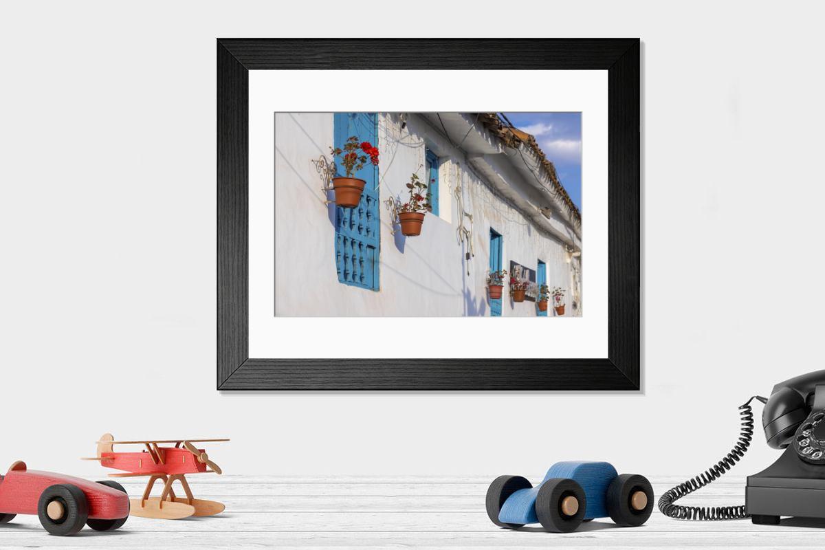 Shown hanging in a room: Modern 14"x12" (36x31cm)