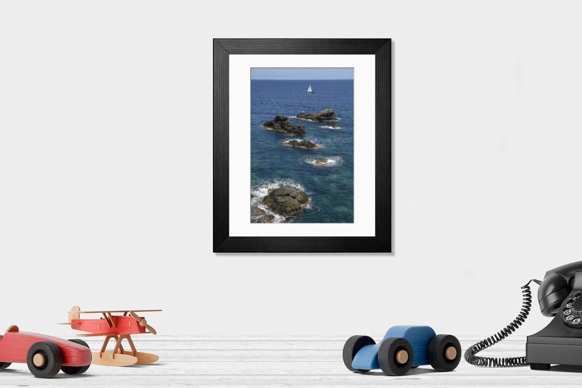Shown hanging in a room: Modern 14"x12" (36x31cm)