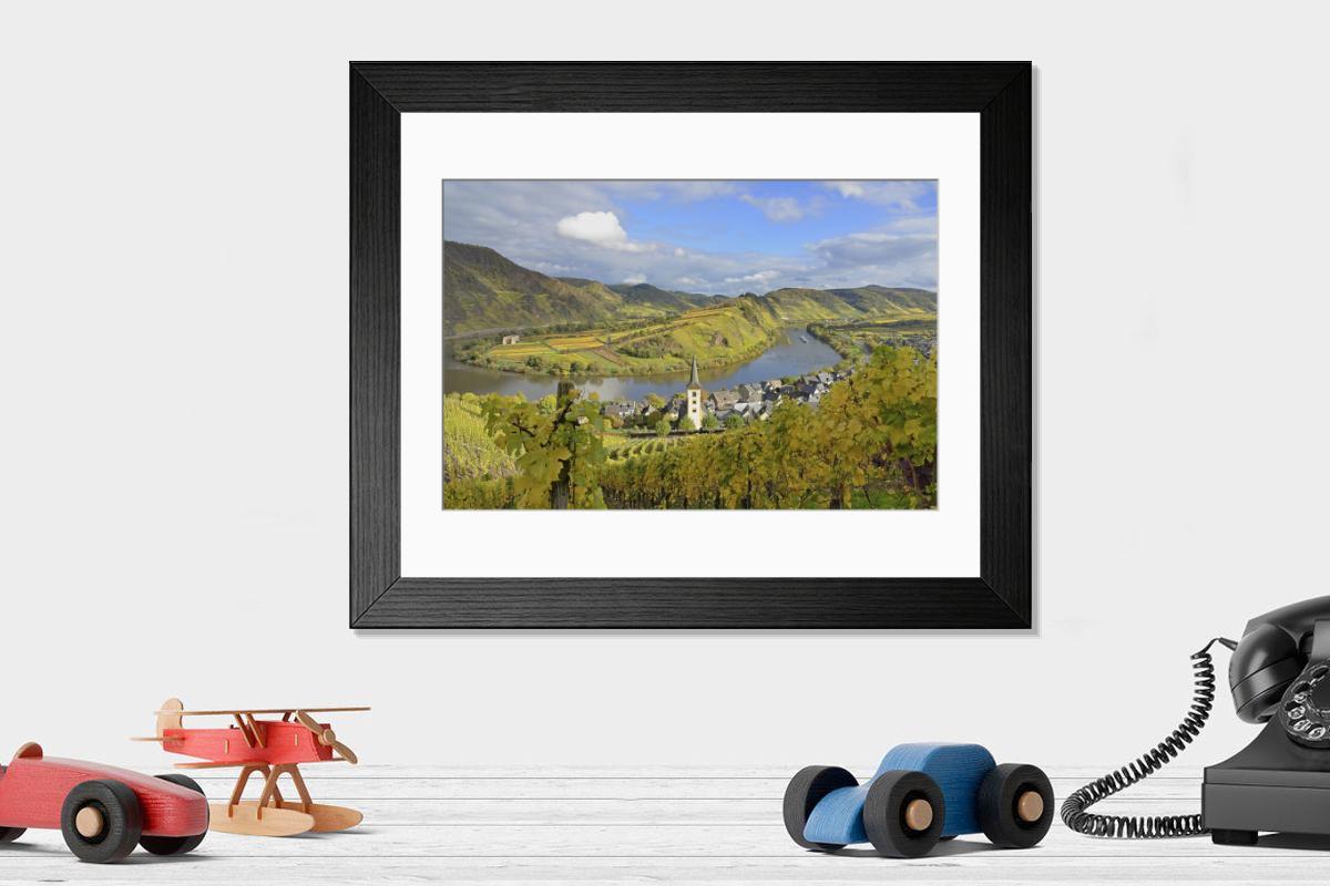 Shown hanging in a room: Modern 14"x12" (36x31cm)
