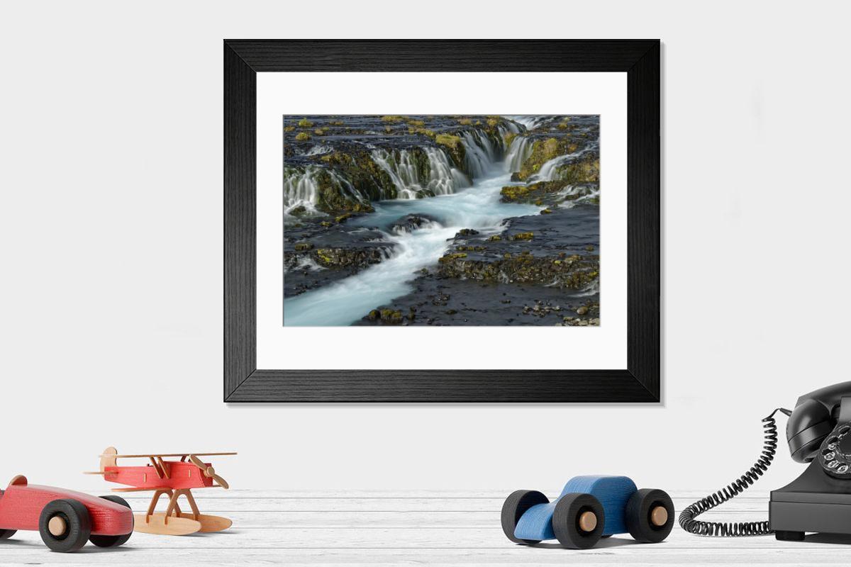 Shown hanging in a room: Modern 14"x12" (36x31cm)