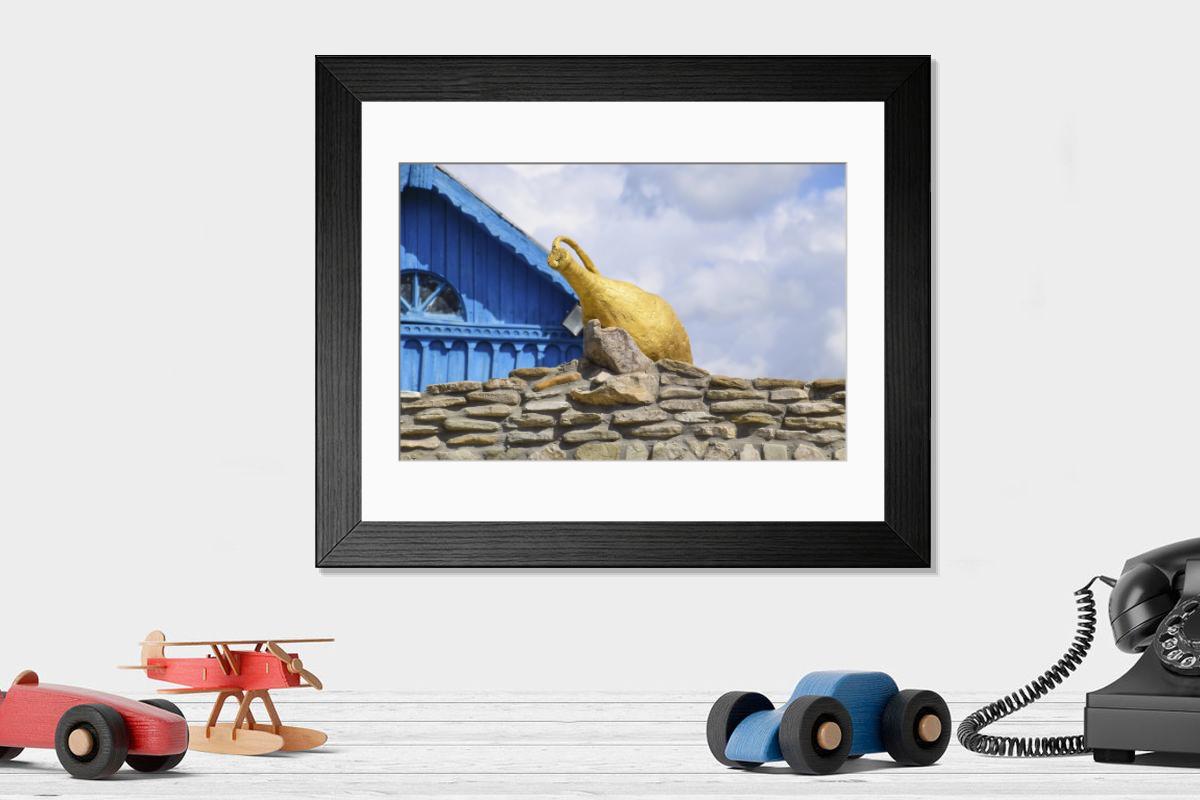 Shown hanging in a room: Modern 14"x12" (36x31cm)