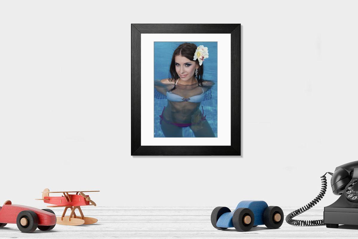 Shown hanging in a room: Modern 14"x12" (36x31cm)