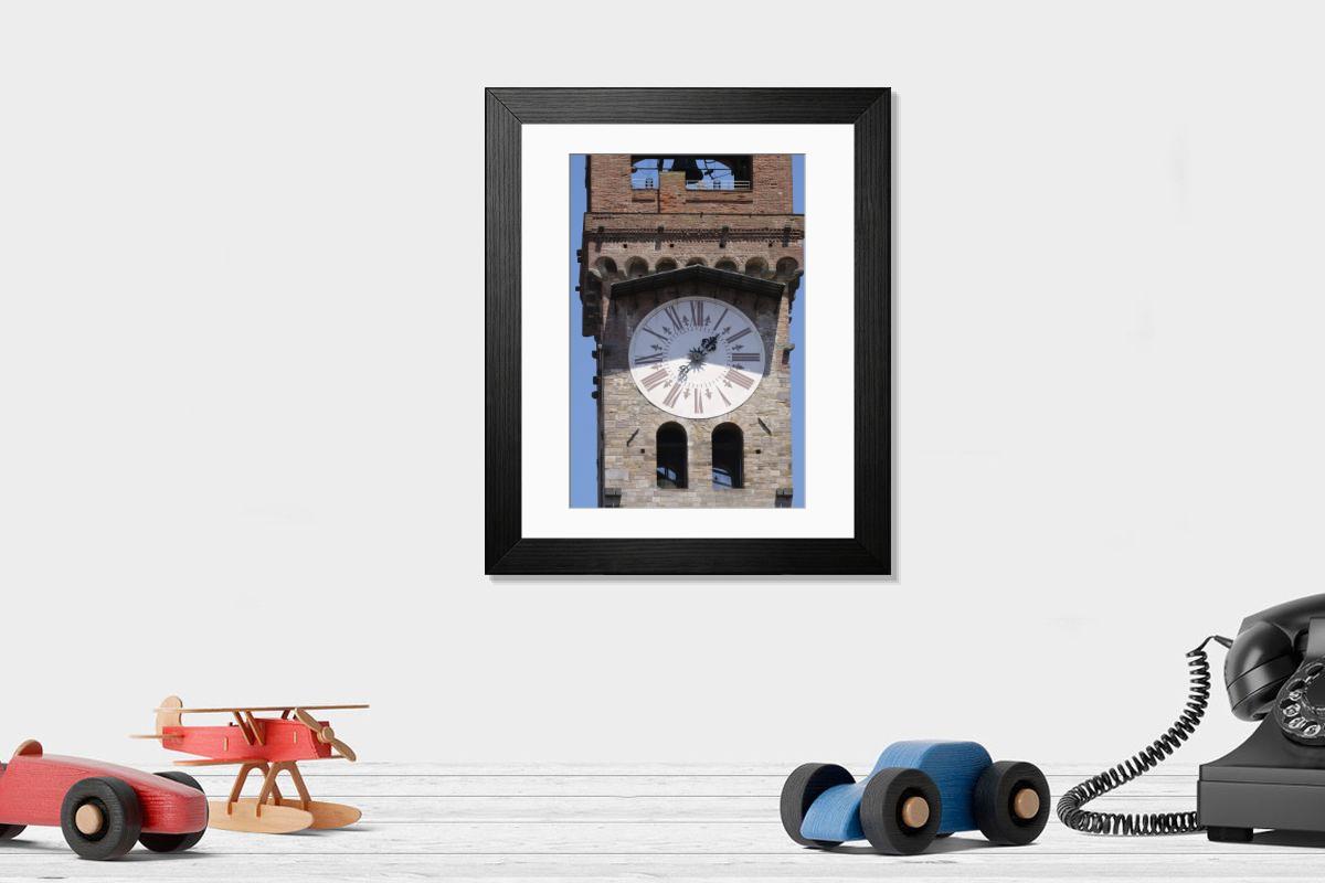 Shown hanging in a room: Modern 14"x12" (36x31cm)