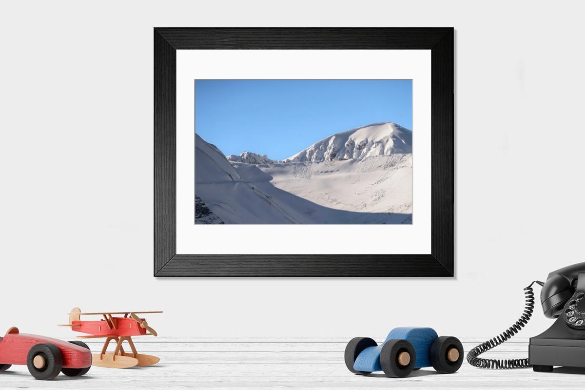Shown hanging in a room: Modern 14"x12" (36x31cm)