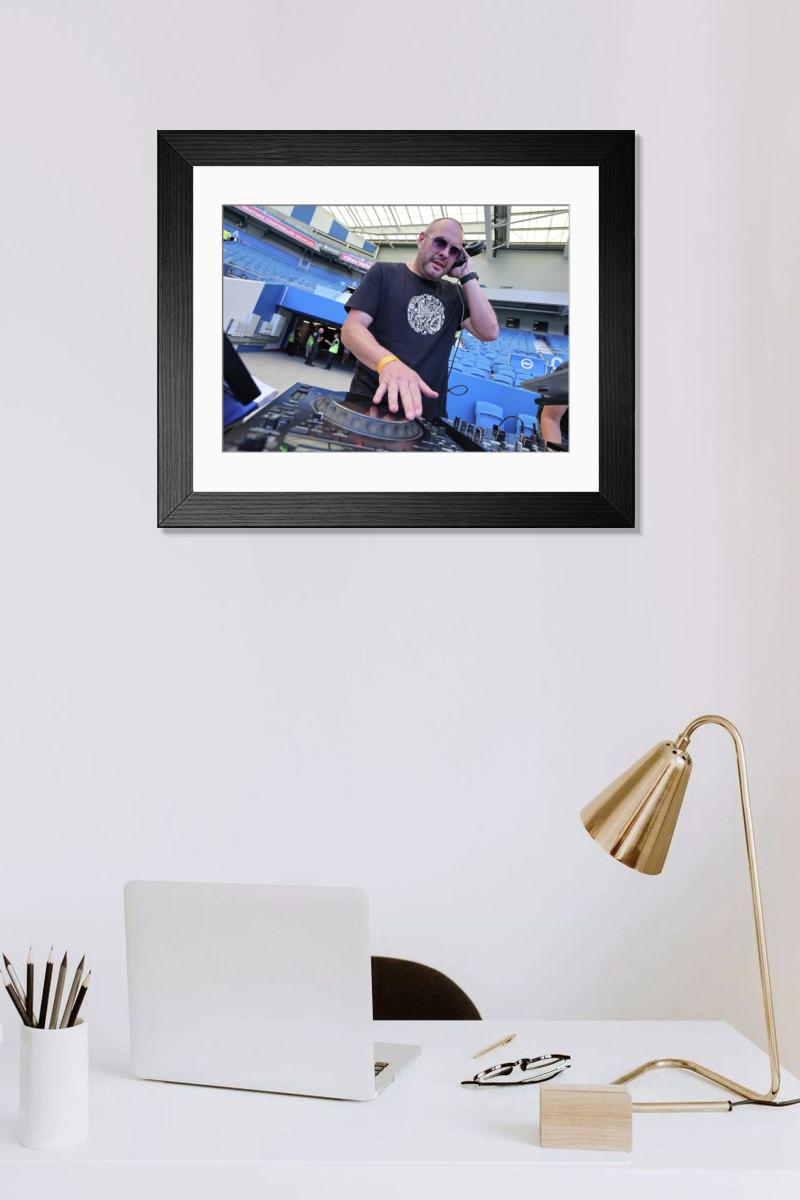 Shown hanging in a room: Modern 14"x12" (36x31cm)