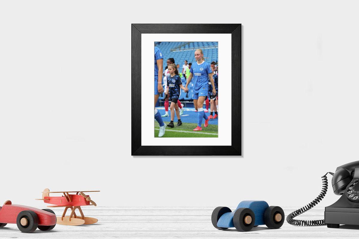 Shown hanging in a room: Modern 14"x12" (36x31cm)