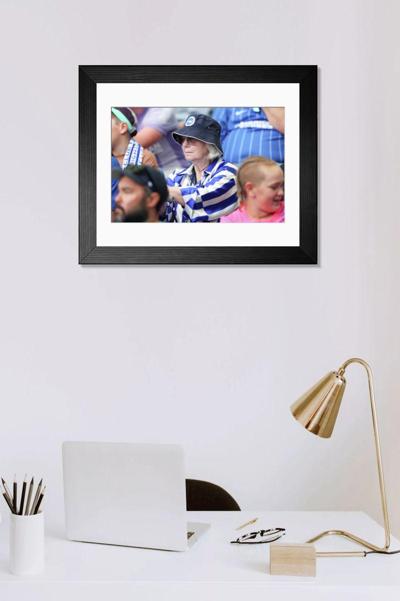 Shown hanging in a room: Modern 14"x12" (36x31cm)