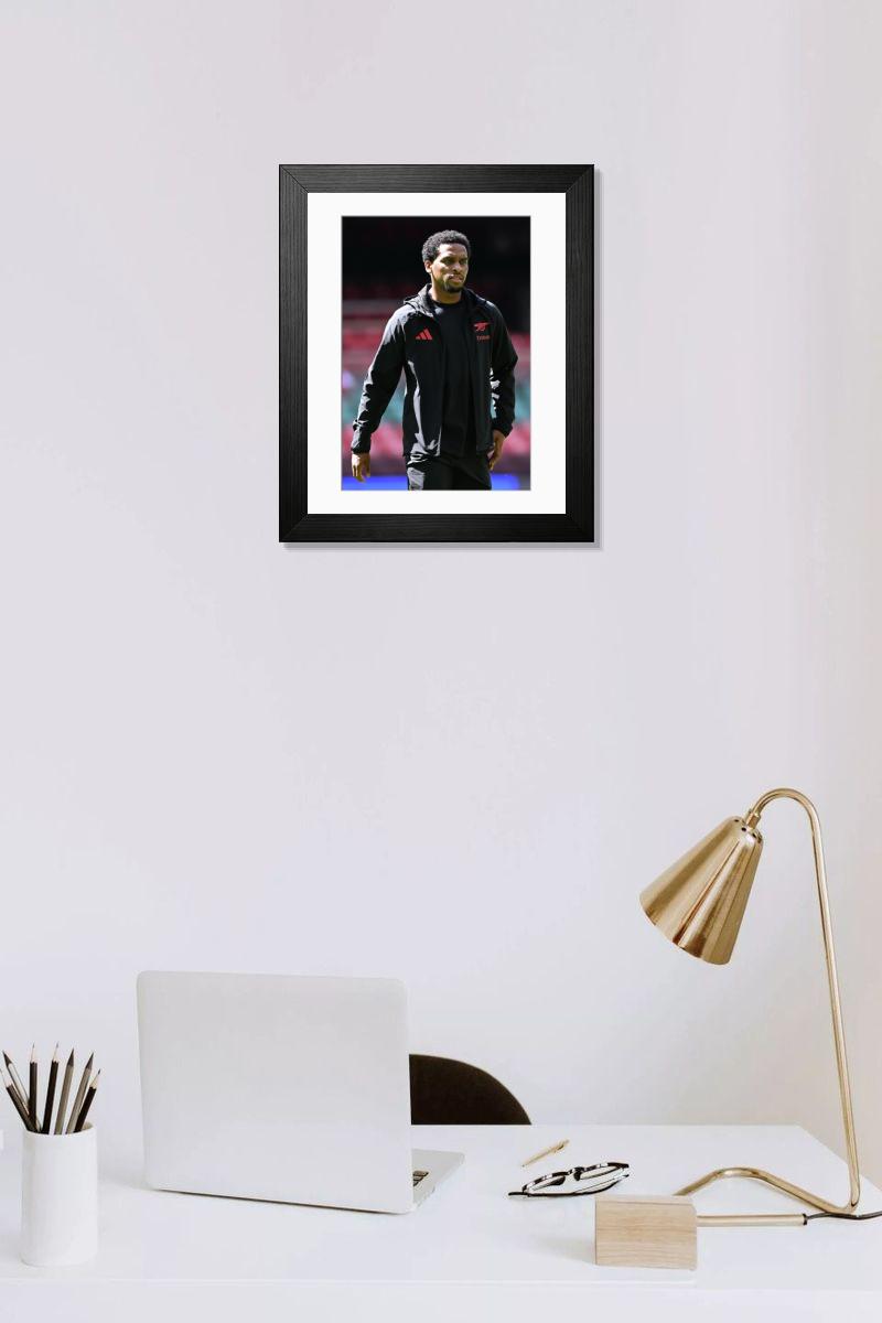 Shown hanging in a room: Modern 14"x12" (36x31cm)