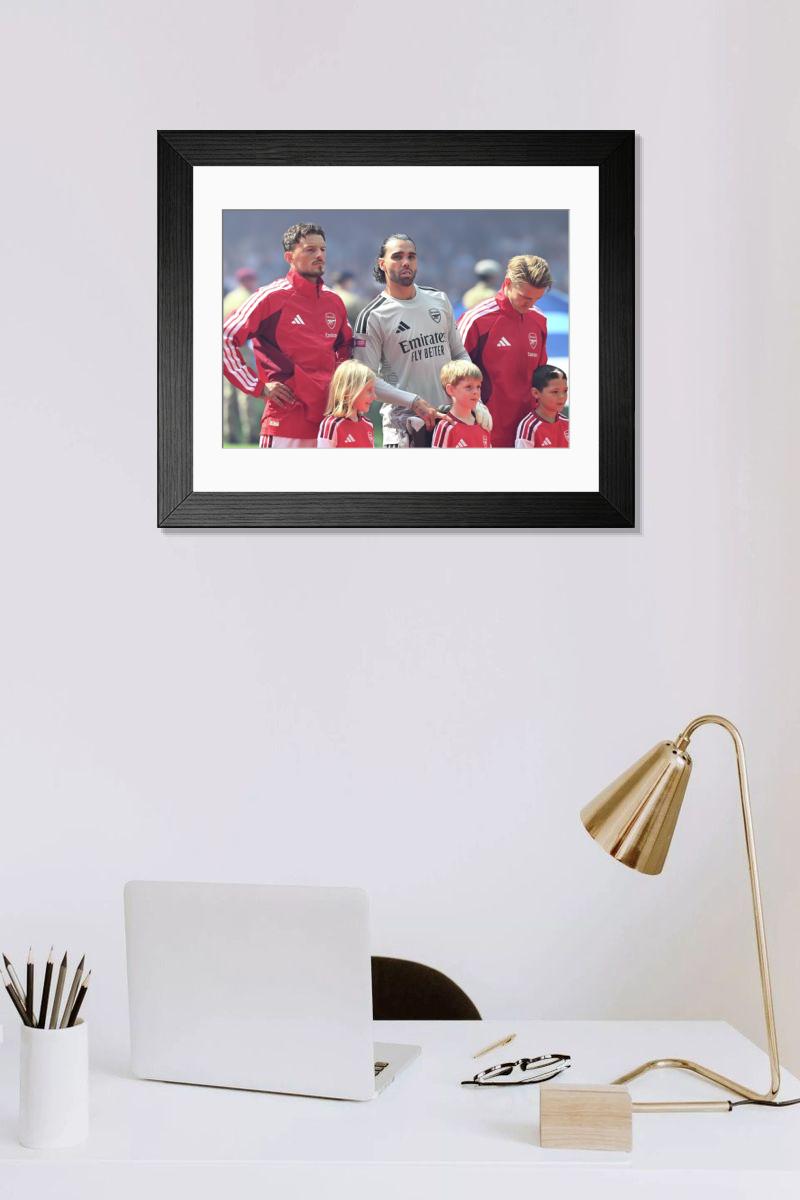 Shown hanging in a room: Modern 14"x12" (36x31cm)