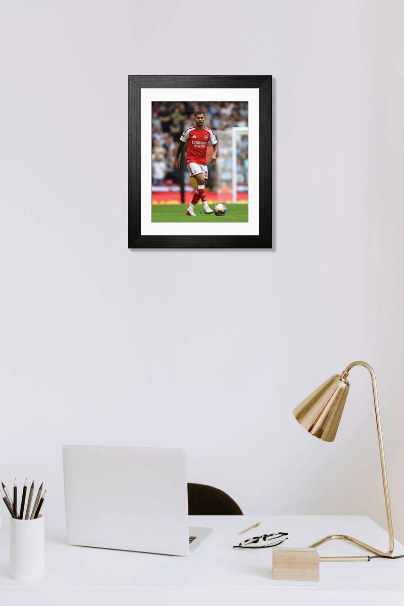 Shown hanging in a room: Modern 14"x12" (36x31cm)