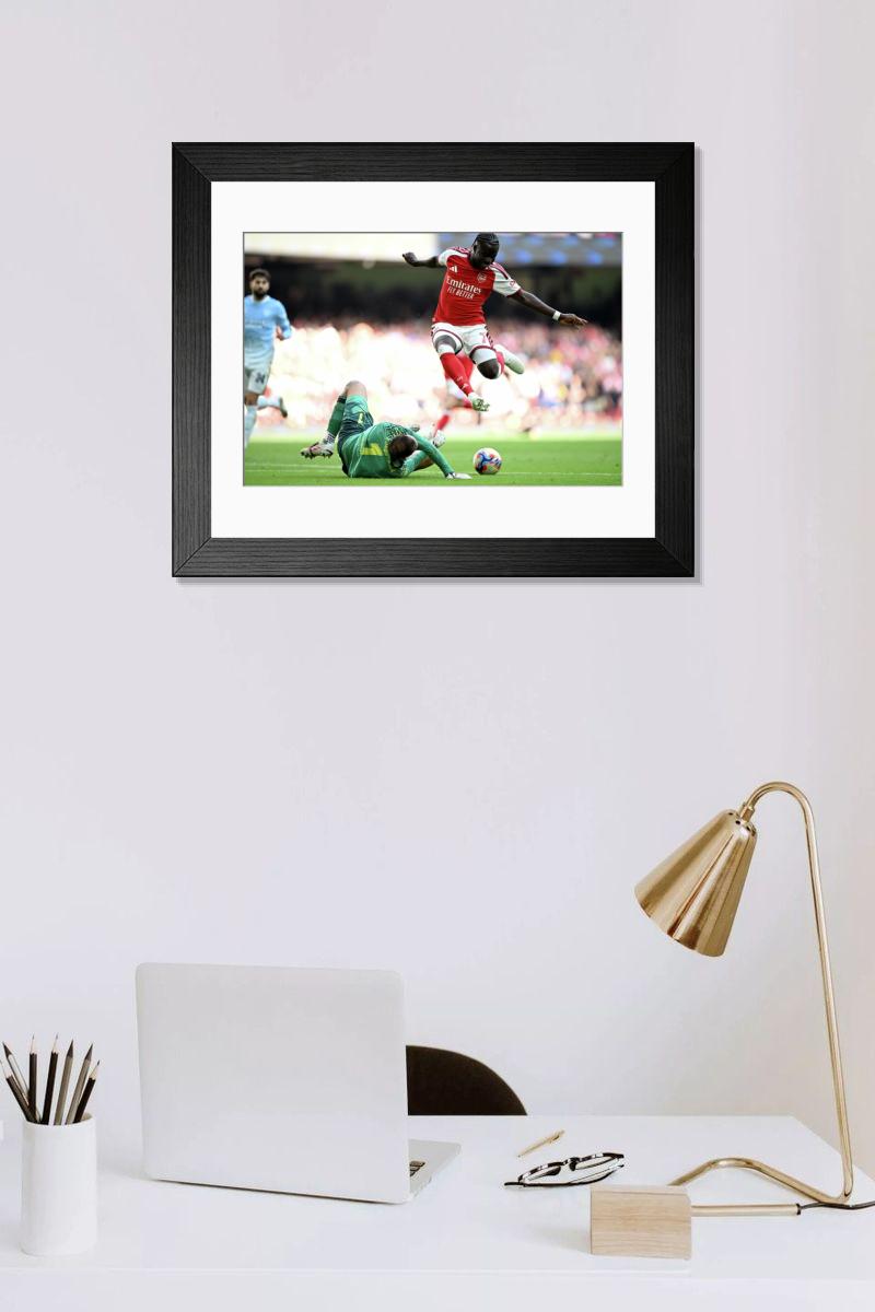 Shown hanging in a room: Modern 14"x12" (36x31cm)