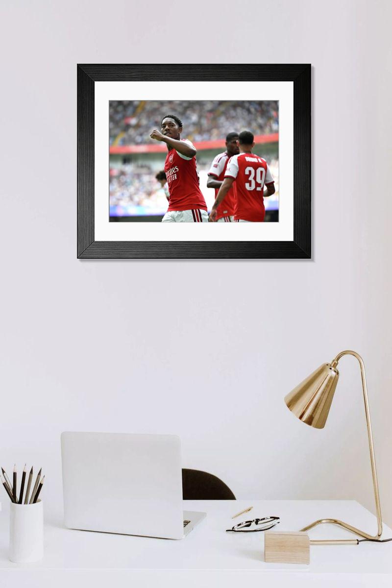 Shown hanging in a room: Modern 14"x12" (36x31cm)