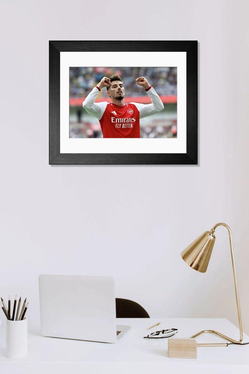 Shown hanging in a room: Modern 14"x12" (36x31cm)