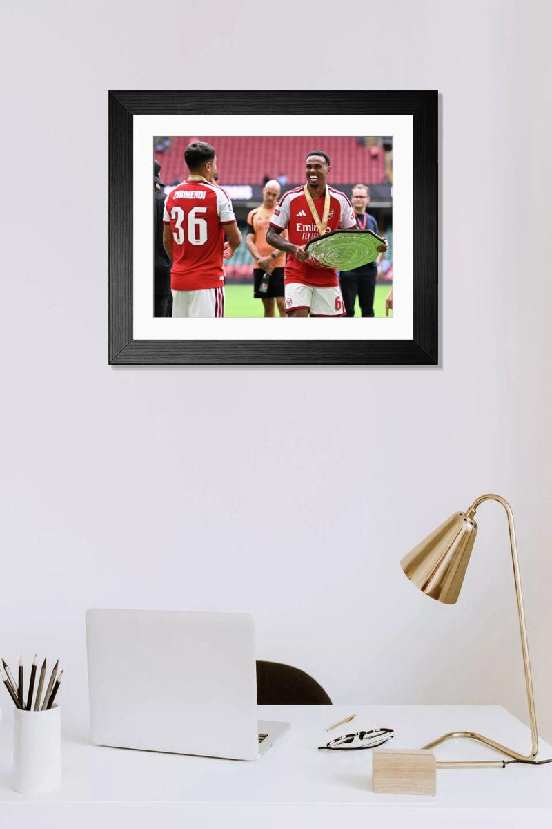 Shown hanging in a room: Modern 14"x12" (36x31cm)