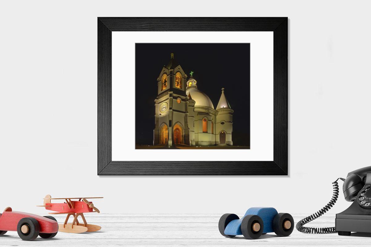Shown hanging in a room: Modern 14"x12" (36x31cm)