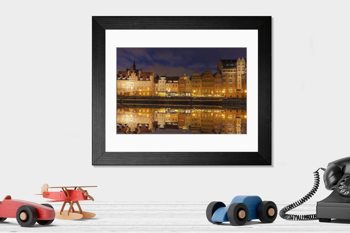 Shown hanging in a room: Modern 14"x12" (36x31cm)