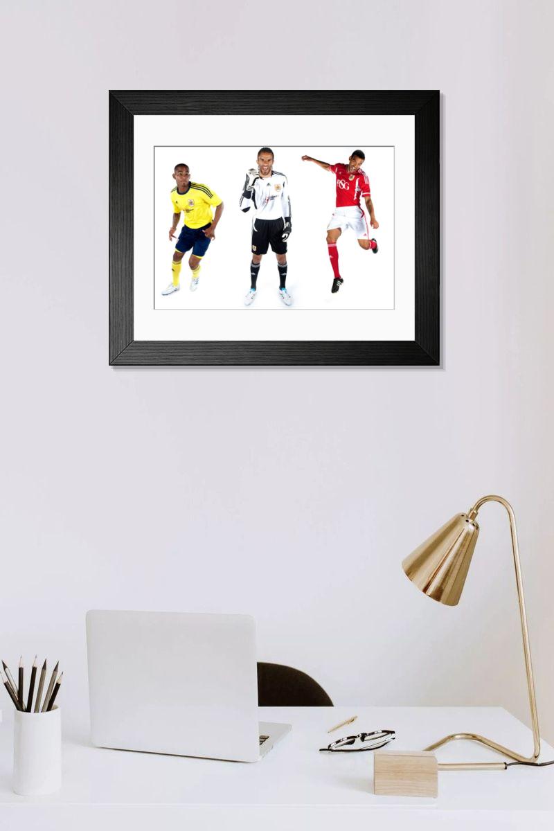 Shown hanging in a room: Modern 14"x12" (36x31cm)
