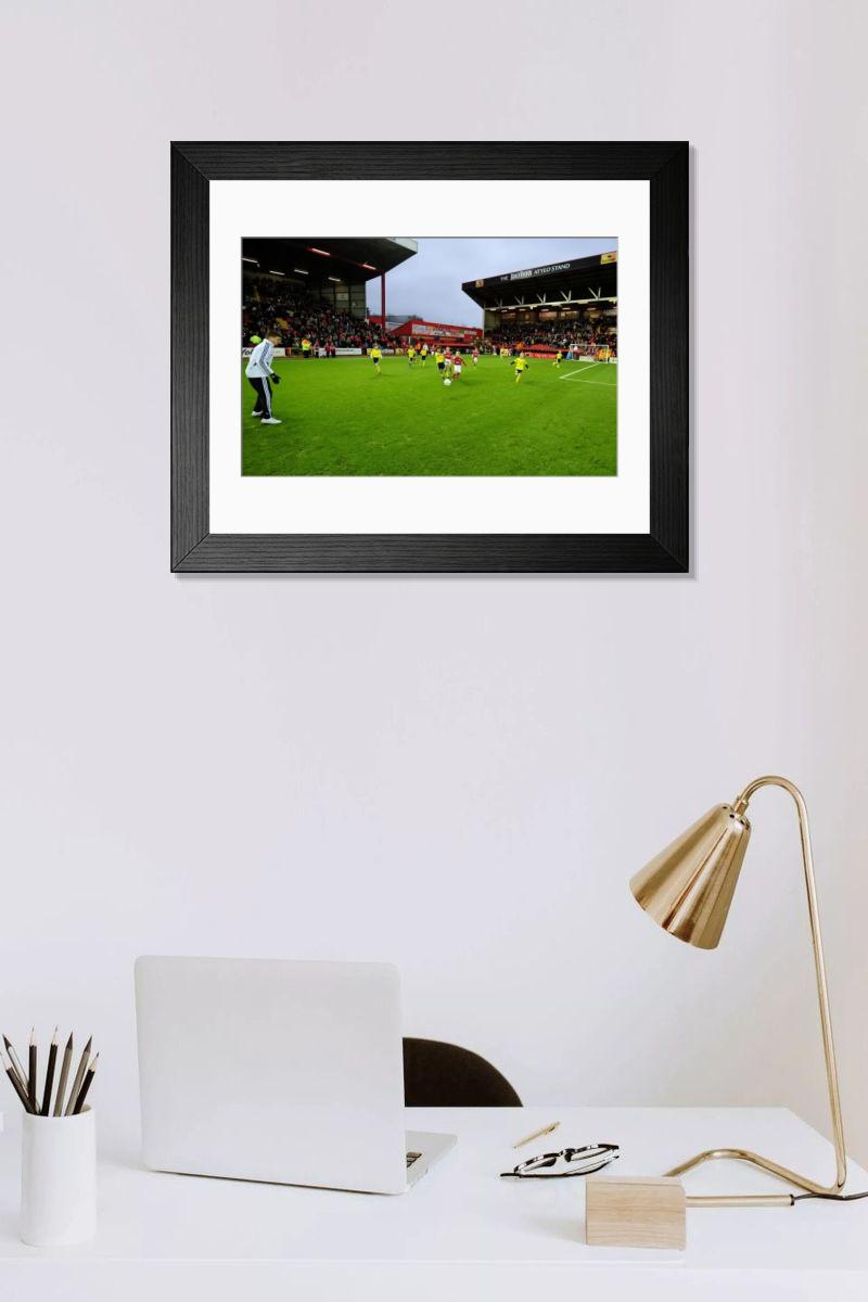 Shown hanging in a room: Modern 14"x12" (36x31cm)
