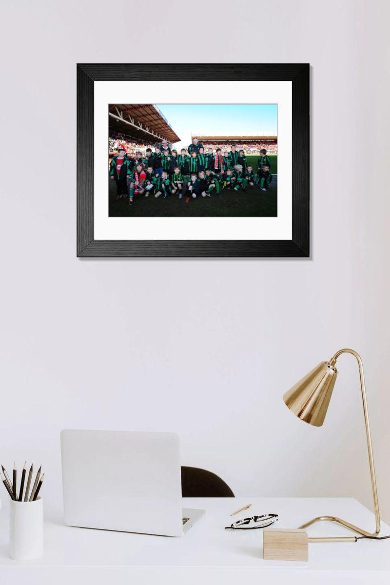 Shown hanging in a room: Modern 14"x12" (36x31cm)