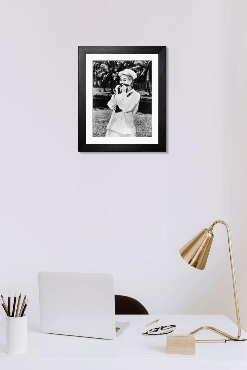 Shown hanging in a room: Modern 14"x12" (36x31cm)