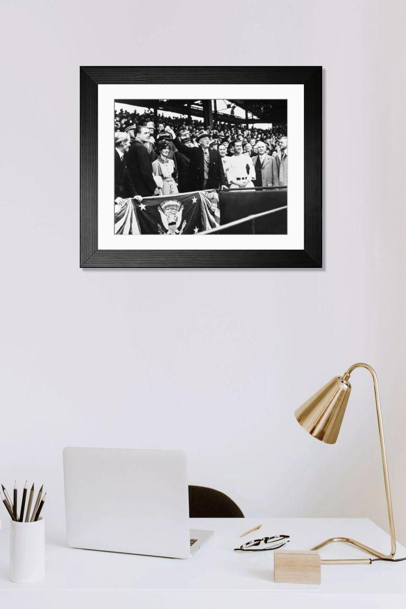 Shown hanging in a room: Modern 14"x12" (36x31cm)