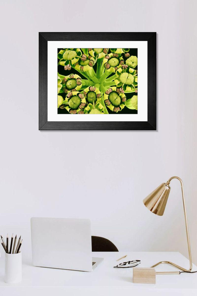 Shown hanging in a room: Modern 14"x12" (36x31cm)