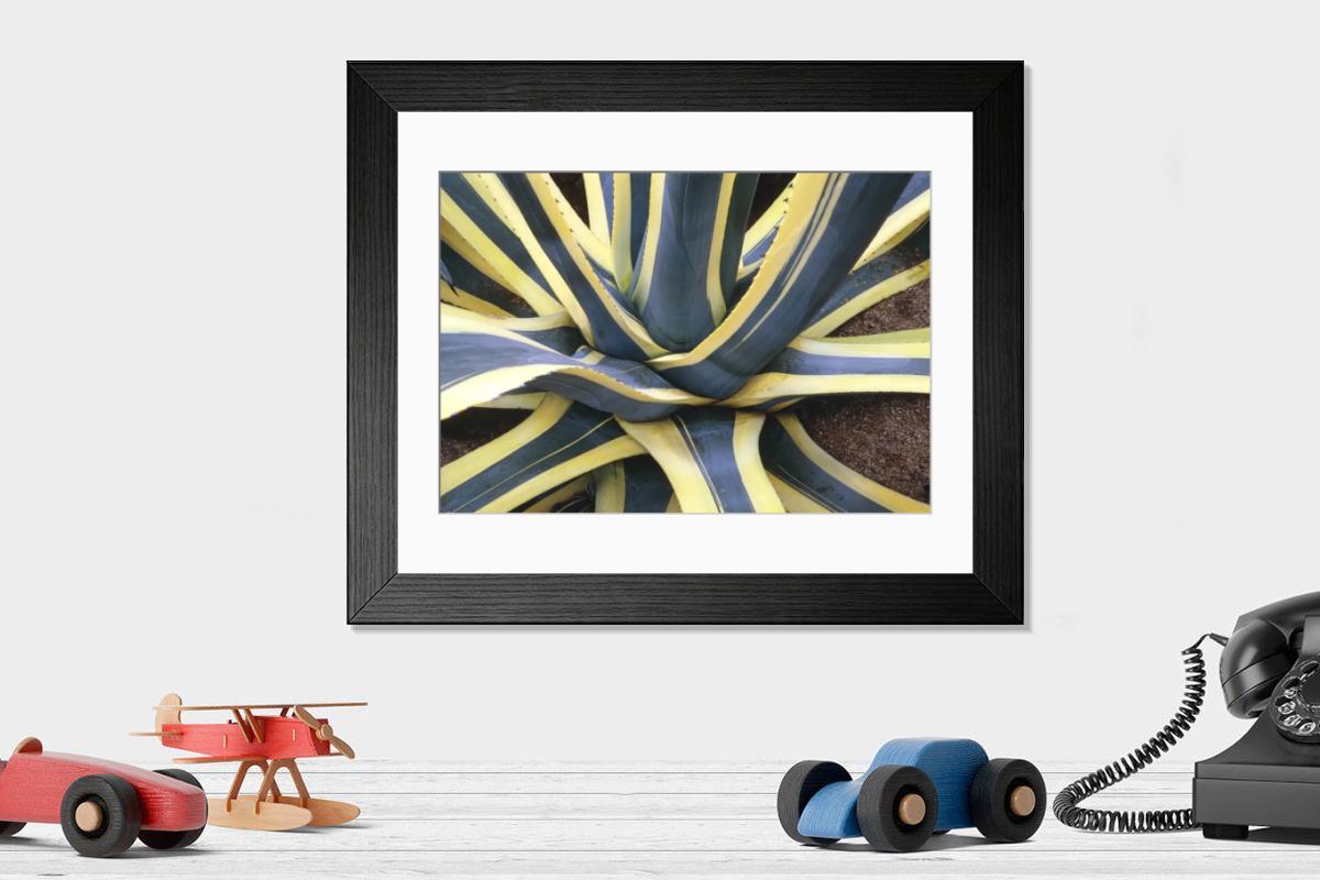 Shown hanging in a room: Modern 14"x12" (36x31cm)