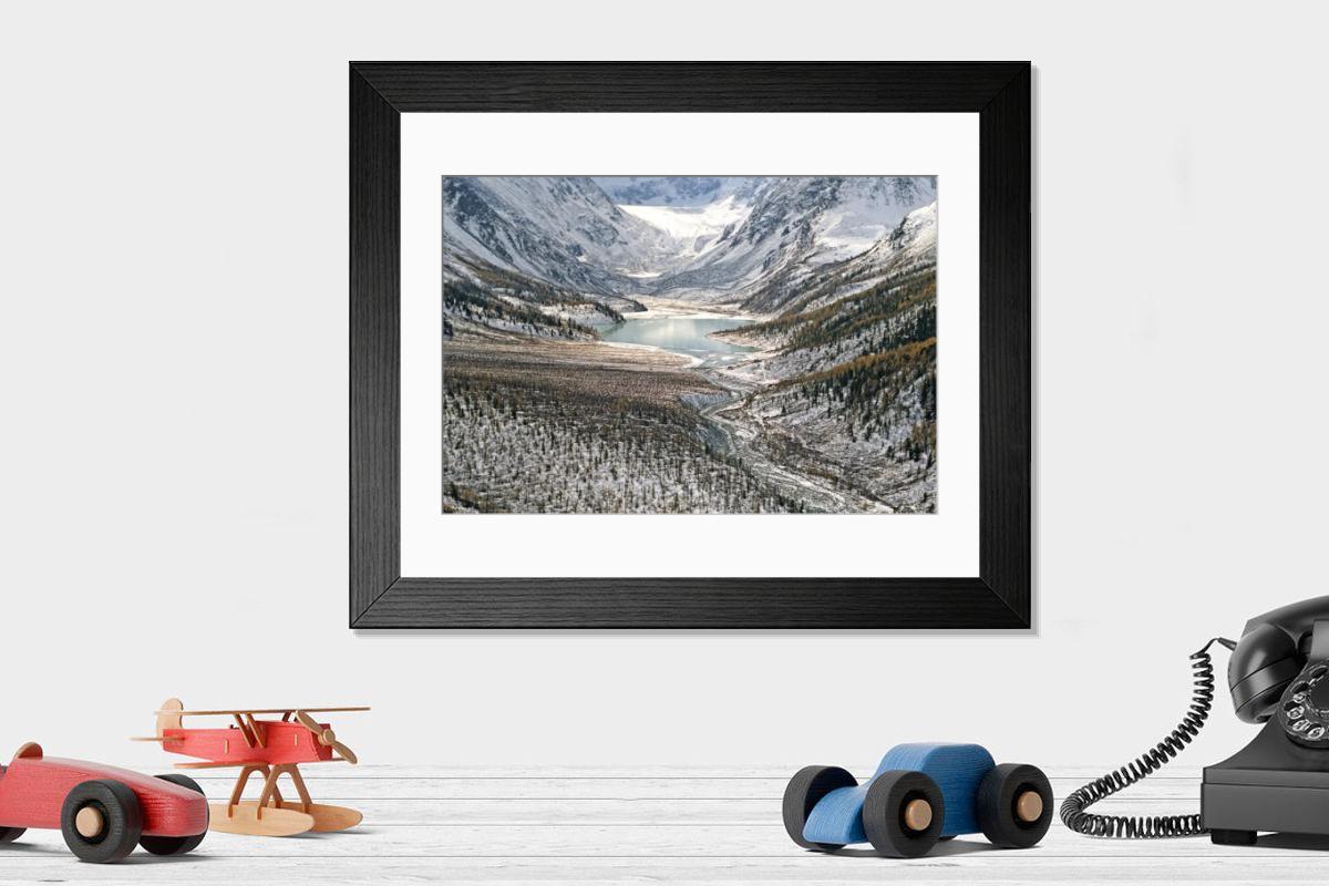 Shown hanging in a room: Modern 14"x12" (36x31cm)