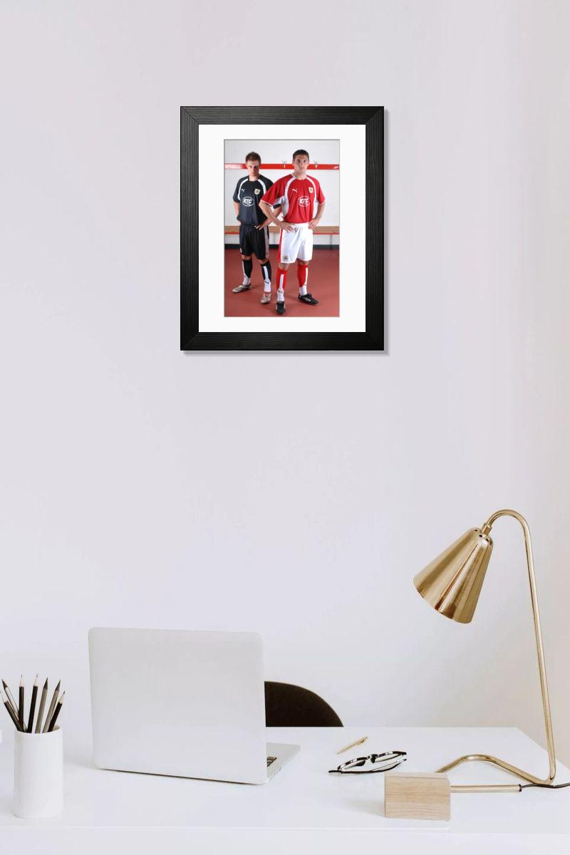 Shown hanging in a room: Modern 14"x12" (36x31cm)