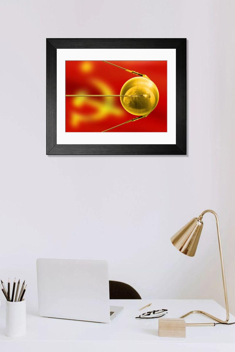 Shown hanging in a room: Modern 14"x12" (36x31cm)