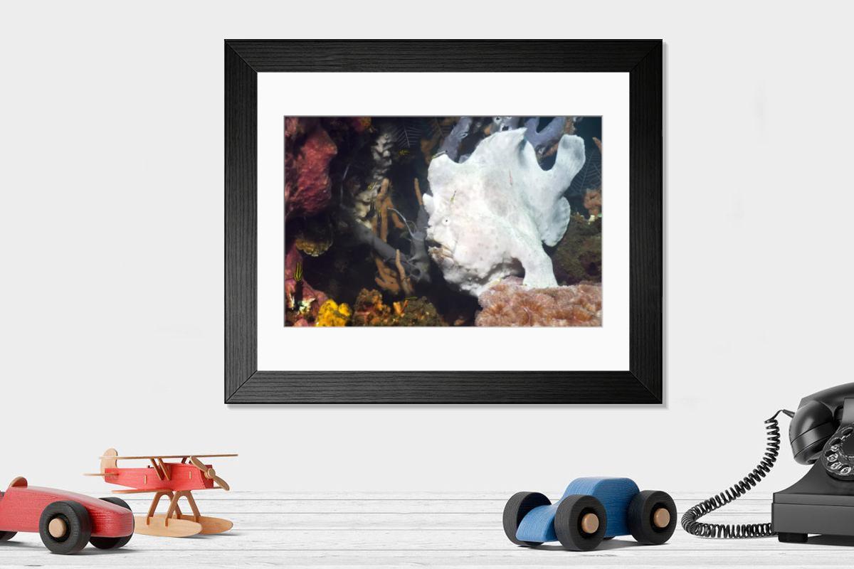 Shown hanging in a room: Modern 14"x12" (36x31cm)