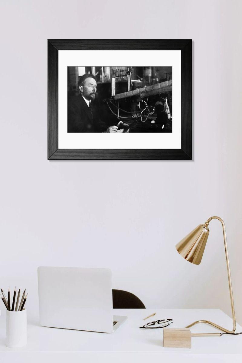 Shown hanging in a room: Modern 14"x12" (36x31cm)