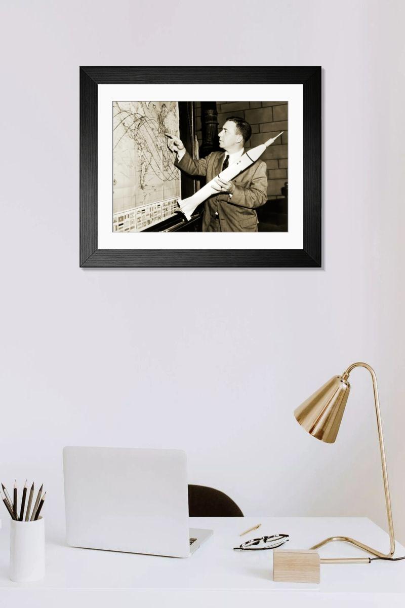 Shown hanging in a room: Modern 14"x12" (36x31cm)