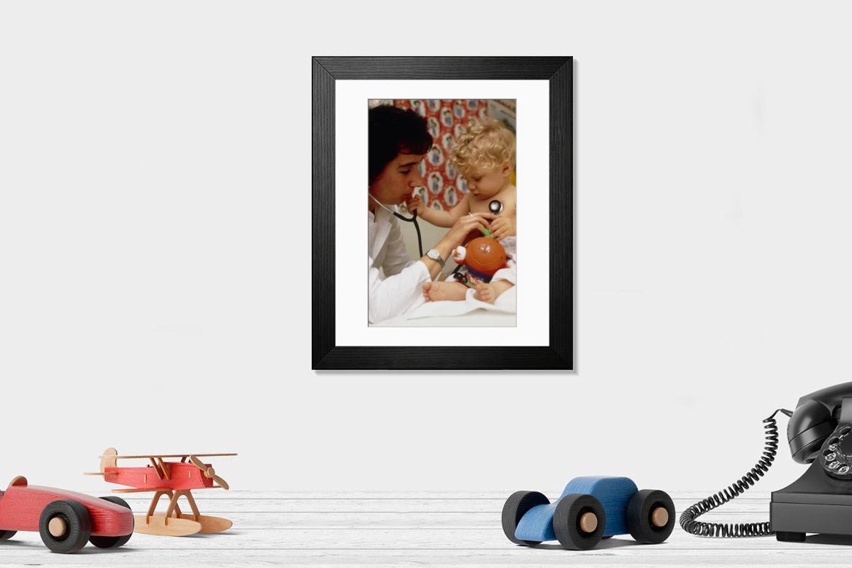 Shown hanging in a room: Modern 14"x12" (36x31cm)