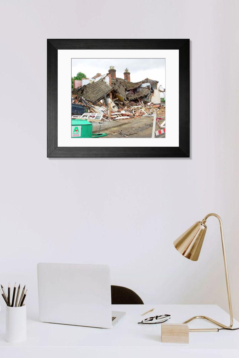 Shown hanging in a room: Modern 14"x12" (36x31cm)