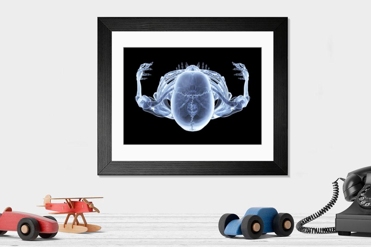 Shown hanging in a room: Modern 14"x12" (36x31cm)