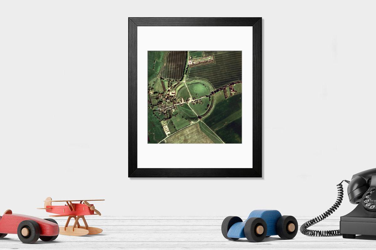 Shown hanging in a room: Modern 14"x12" (36x31cm)