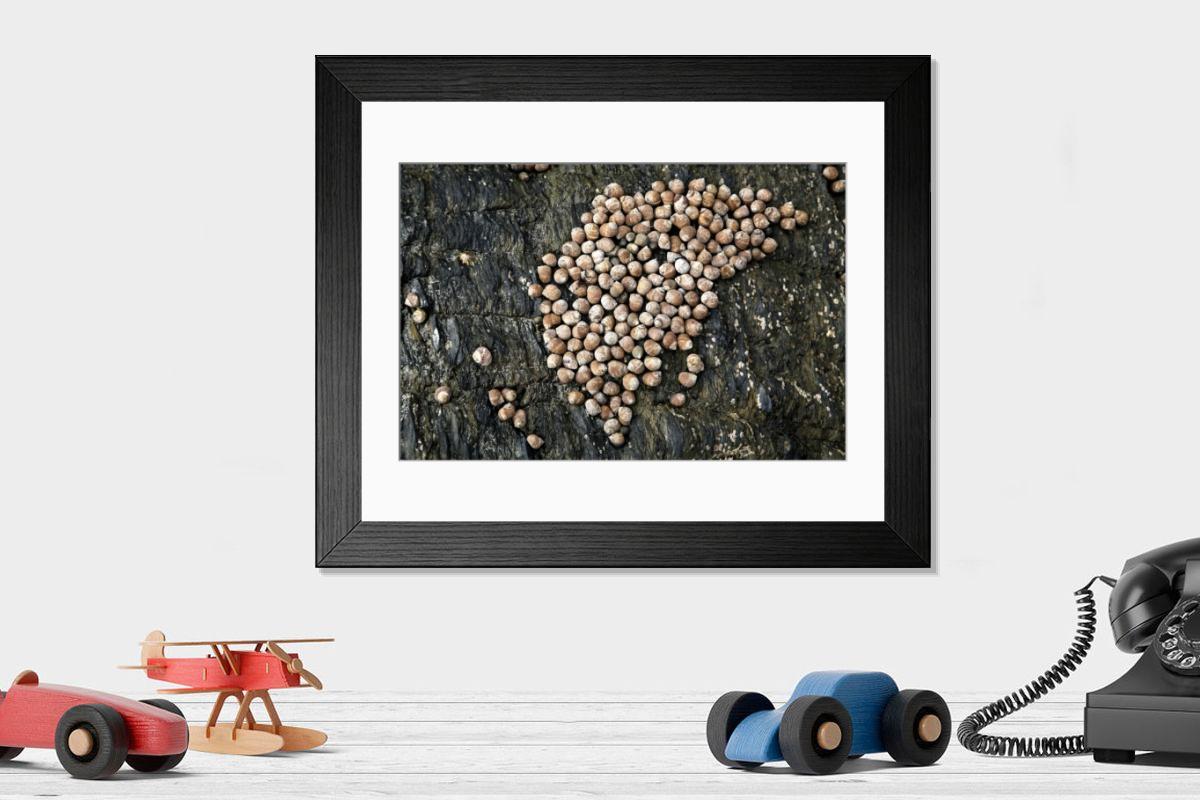 Shown hanging in a room: Modern 14"x12" (36x31cm)