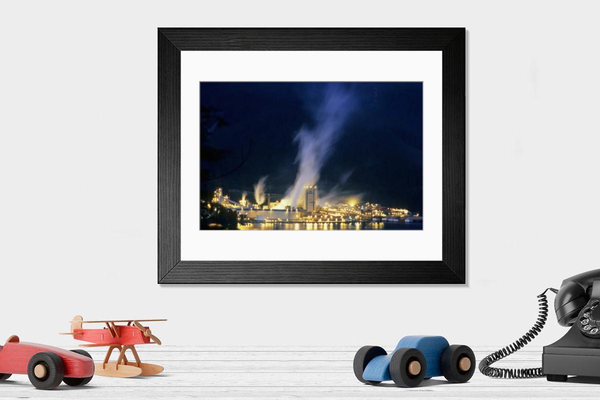 Shown hanging in a room: Modern 14"x12" (36x31cm)