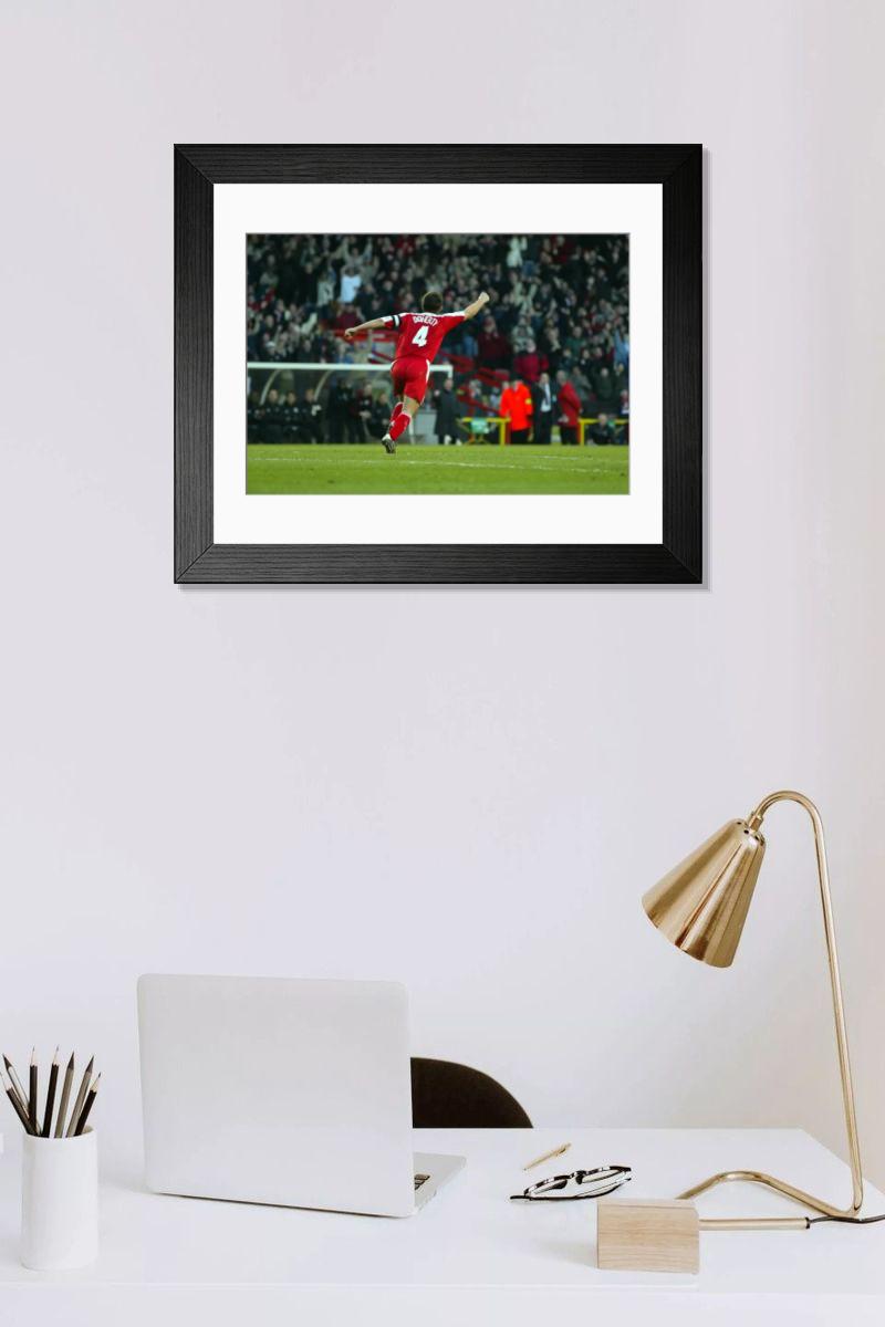 Shown hanging in a room: Modern 14"x12" (36x31cm)