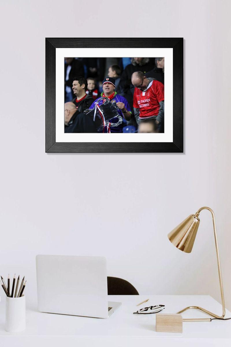 Shown hanging in a room: Modern 14"x12" (36x31cm)