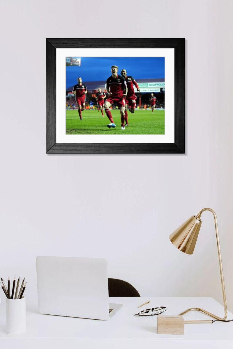 Shown hanging in a room: Modern 14"x12" (36x31cm)