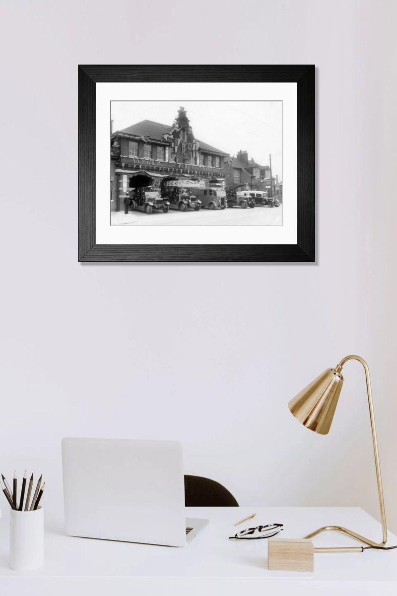 Shown hanging in a room: Modern 14"x12" (36x31cm)