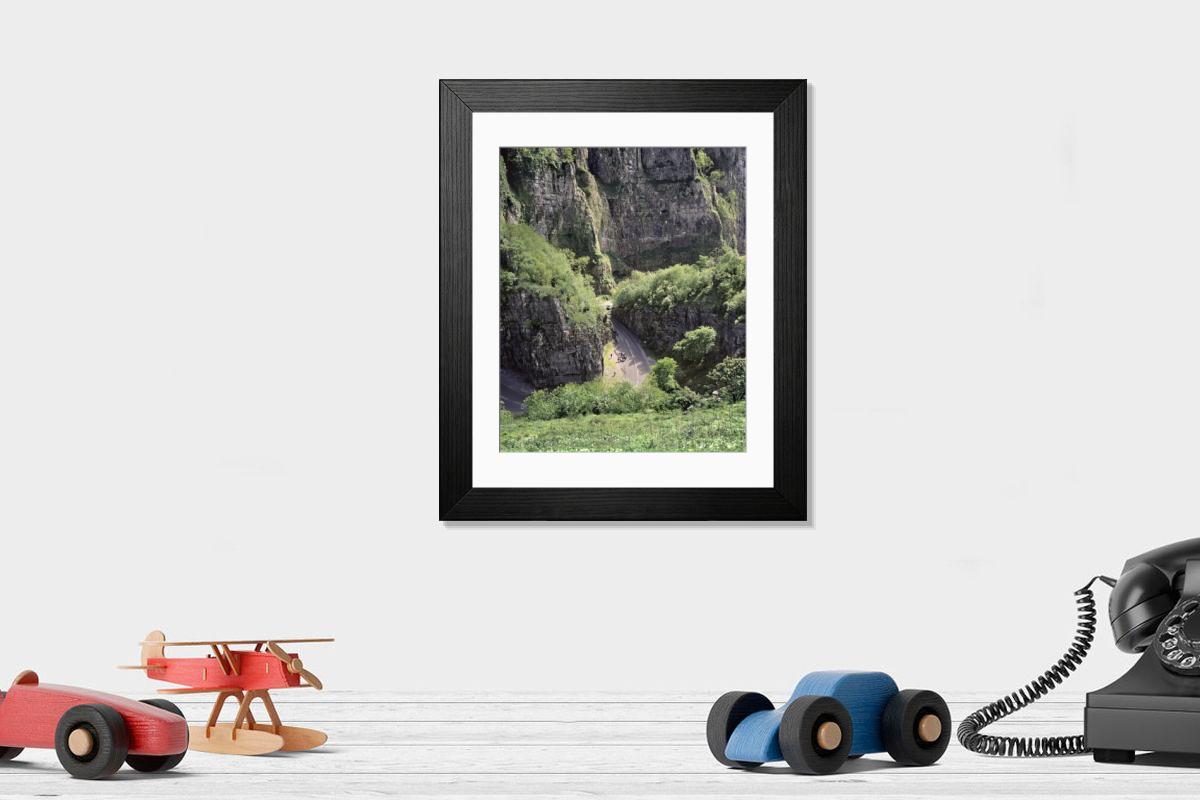 Shown hanging in a room: Modern 14"x12" (36x31cm)