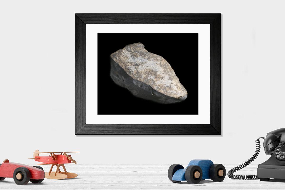 Shown hanging in a room: Modern 14"x12" (36x31cm)