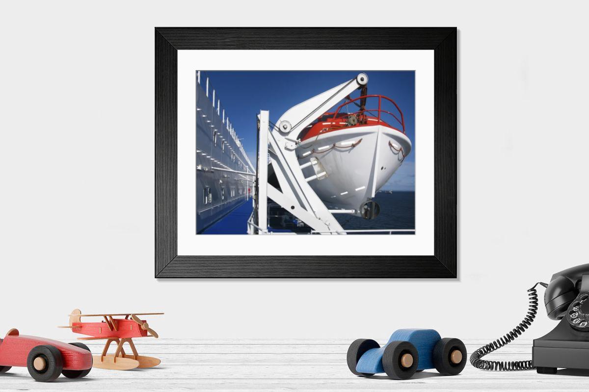 Shown hanging in a room: Modern 14"x12" (36x31cm)