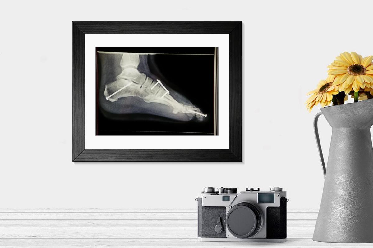 Shown hanging in a room: Modern 14"x12" (36x31cm)