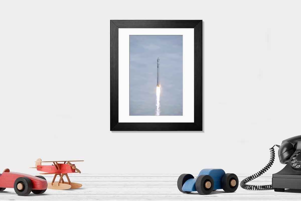 Shown hanging in a room: Modern 14"x12" (36x31cm)
