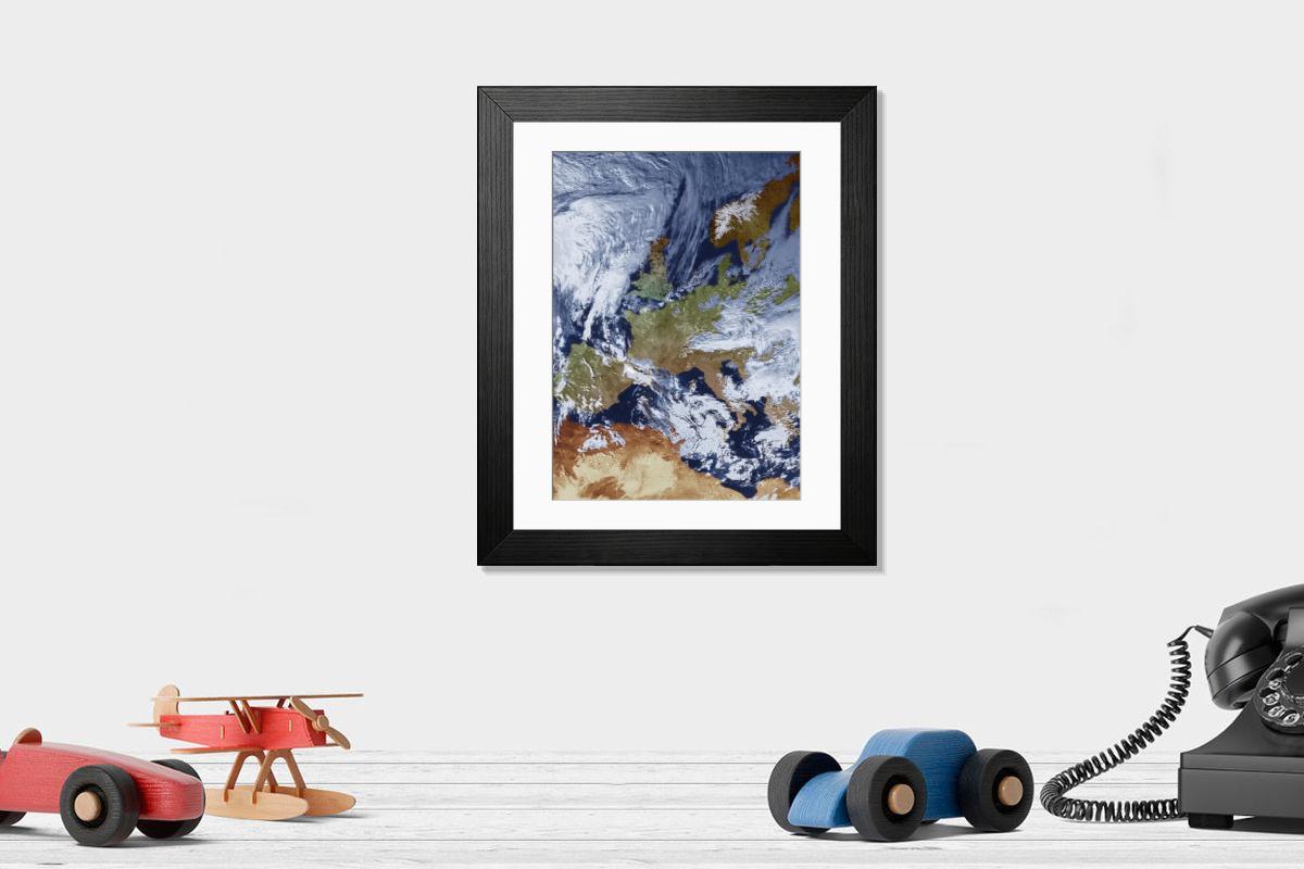 Shown hanging in a room: Modern 14"x12" (36x31cm)