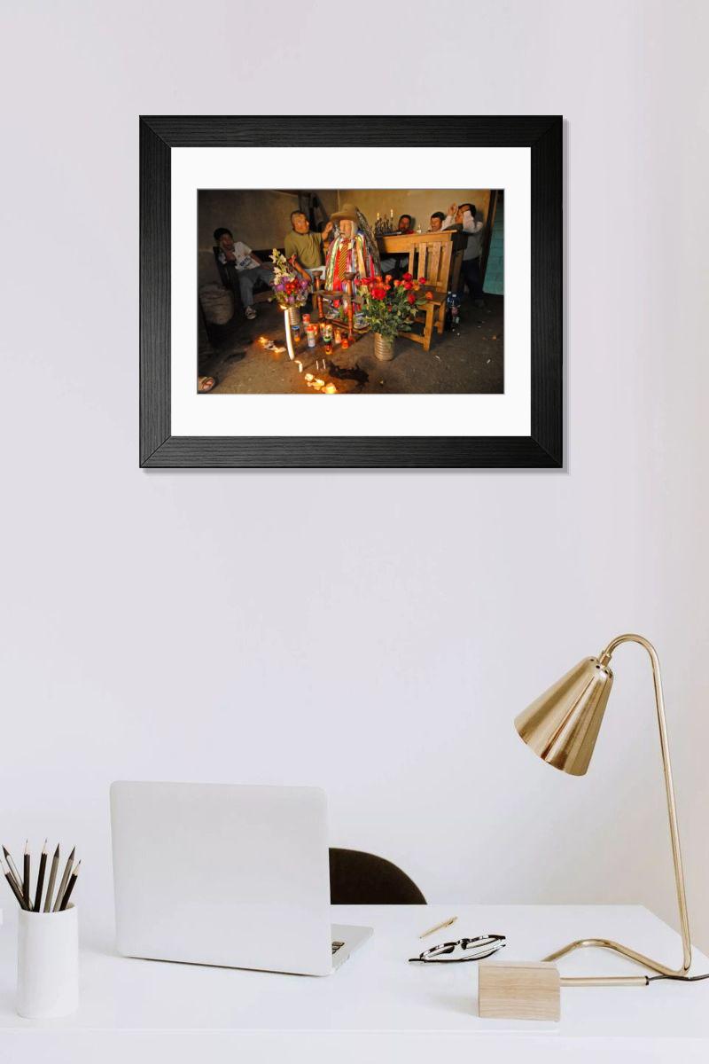 Shown hanging in a room: Modern 14"x12" (36x31cm)